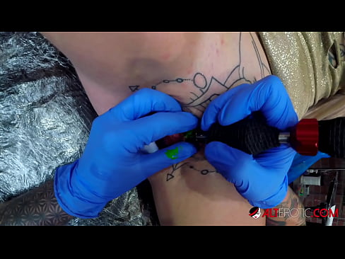 ❤️ Sully Savage-k izugarri tatuatu zuen klitorian tatuaje bat egin zuen ☑ Sluts gurean eu.mouthporn.ru ﹏